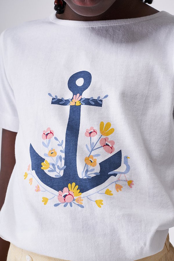 T-shirt with an anchor