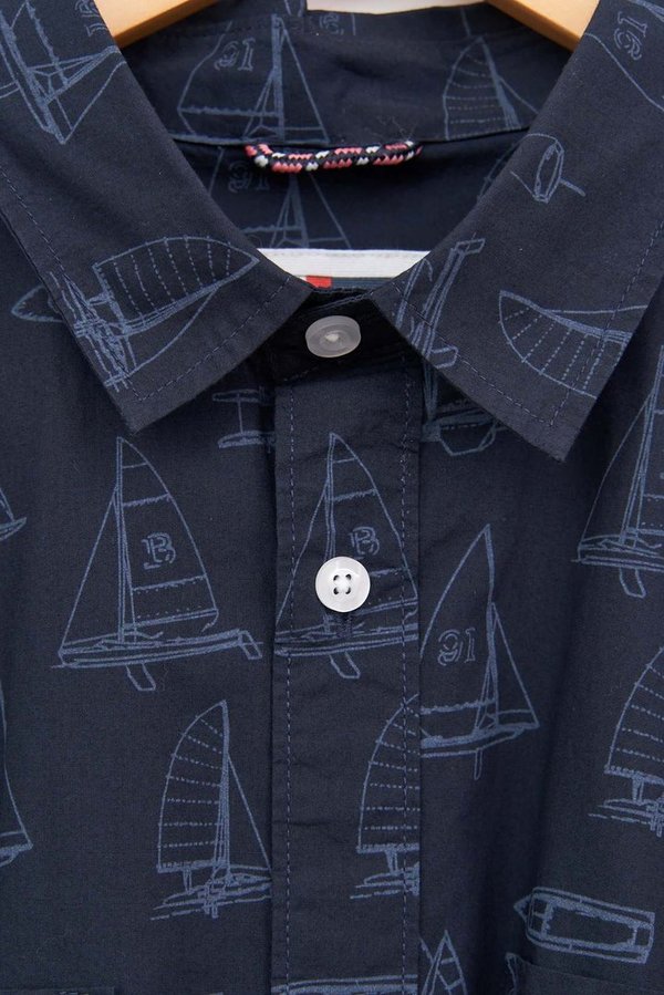 Men's short-sleeved dress shirt with sailboat print